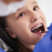 I vantaggi dell’ortodonzia tradizionale e invisibile per i bambini